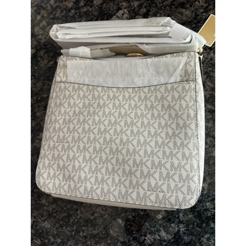 New Michael Kors Jet Set Travel Small Logo Messenger Bag Light Cream Multi Purse